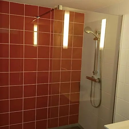 Апартаменты Cosy Flat Close To The Beaches And City Centre